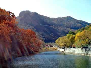 天天彩好彩天天免费，火车客流高峰